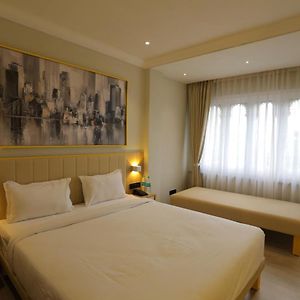 Deluxe Zimmer mit Kingsize-Bett